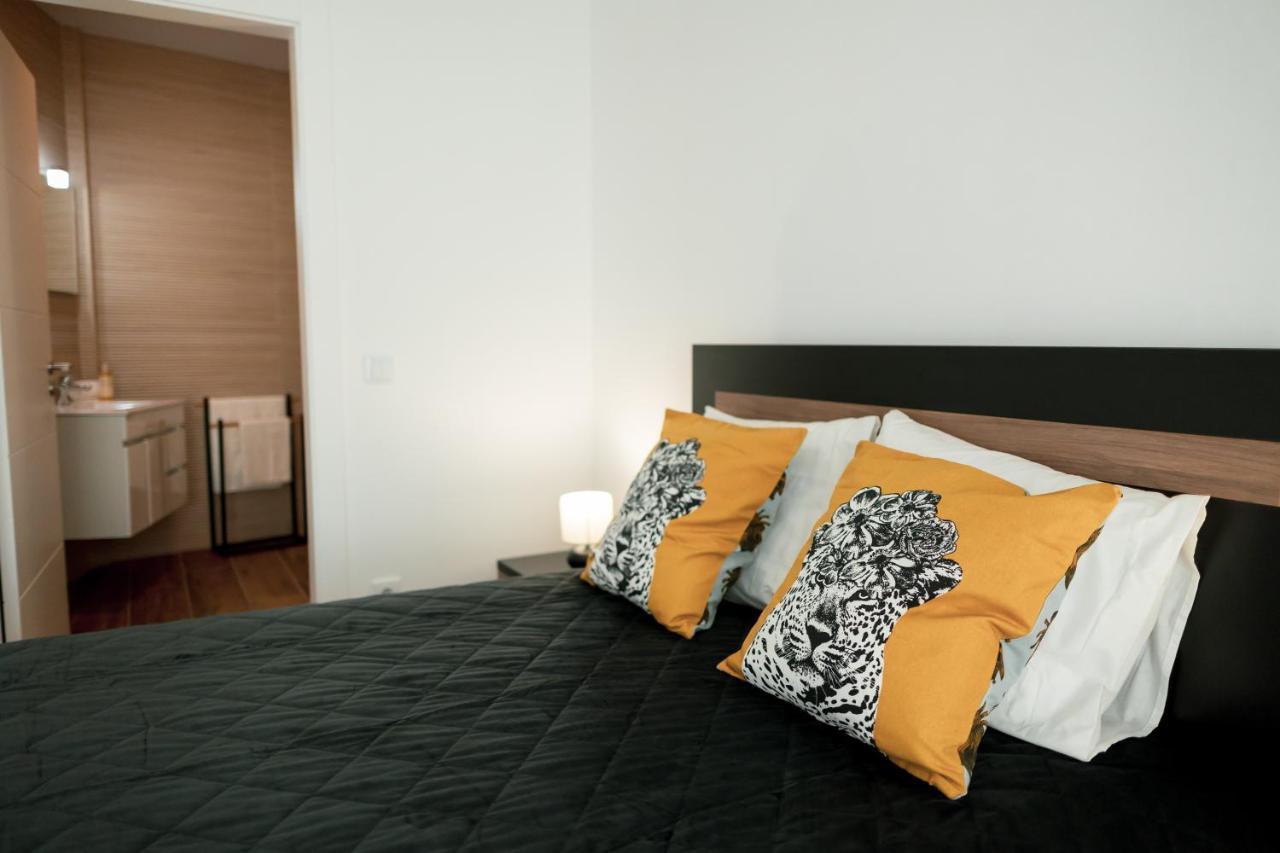 Gold Apartment Ferrel I Esterno foto